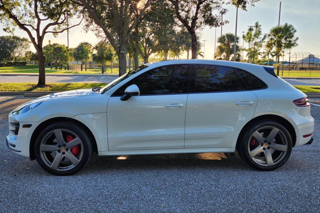 2016 Porsche Macan Turbo - Image 7 of 31