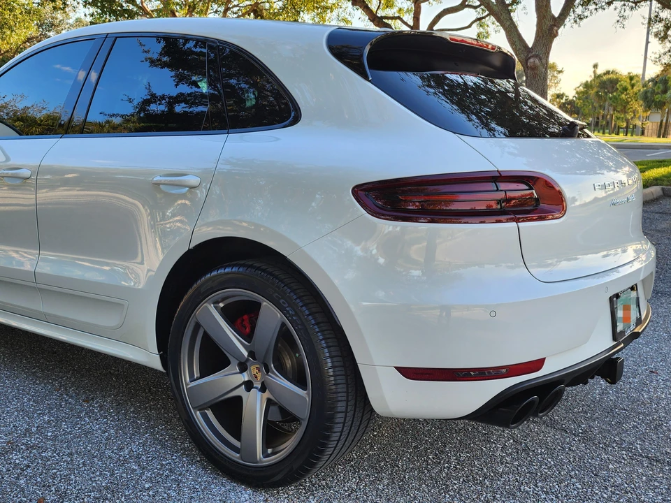 2016 Porsche Macan Turbo - Image 13 of 31