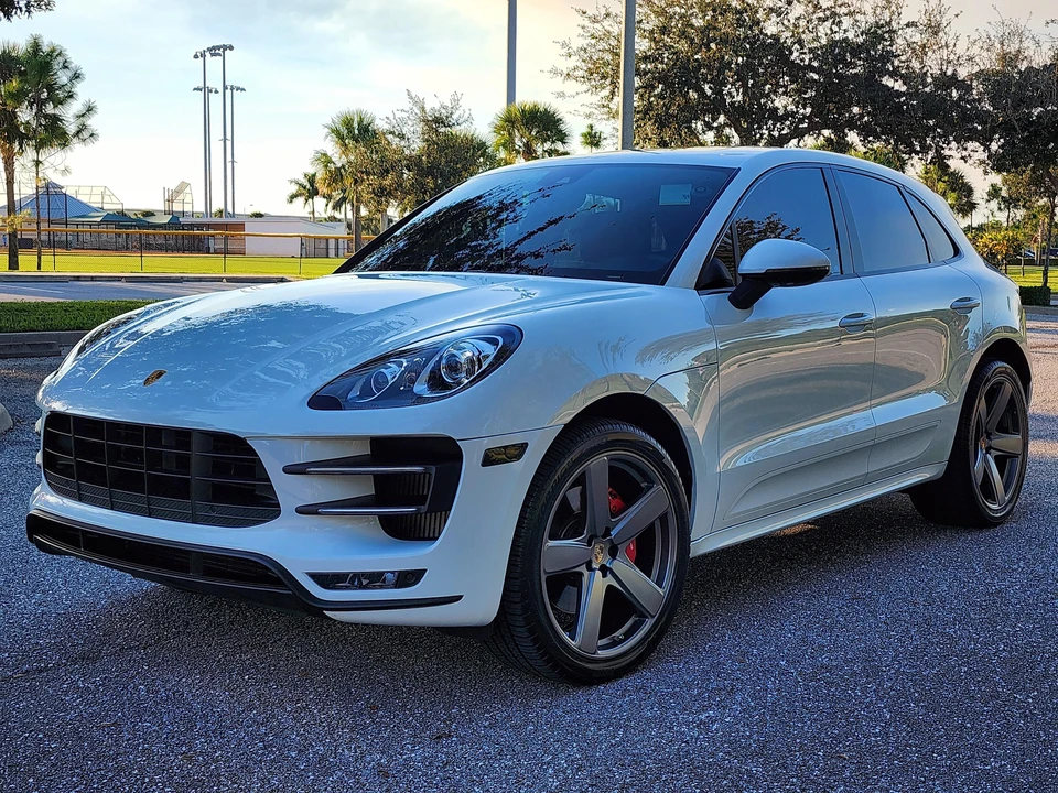 2016 Porsche Macan Turbo - Image 6 of 31
