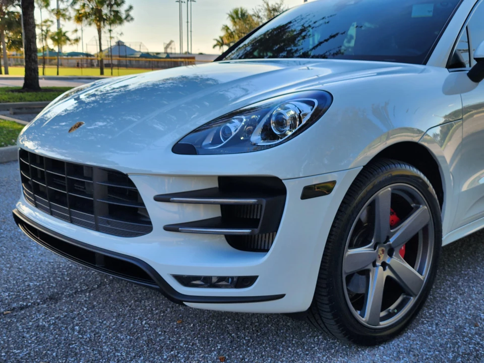 2016 Porsche Macan Turbo - Image 12 of 31