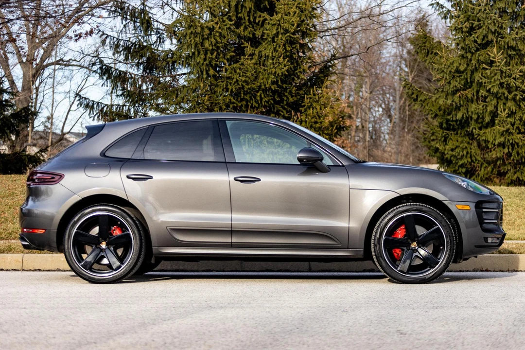 2016 Porsche Macan Turbo - Image 3 of 31