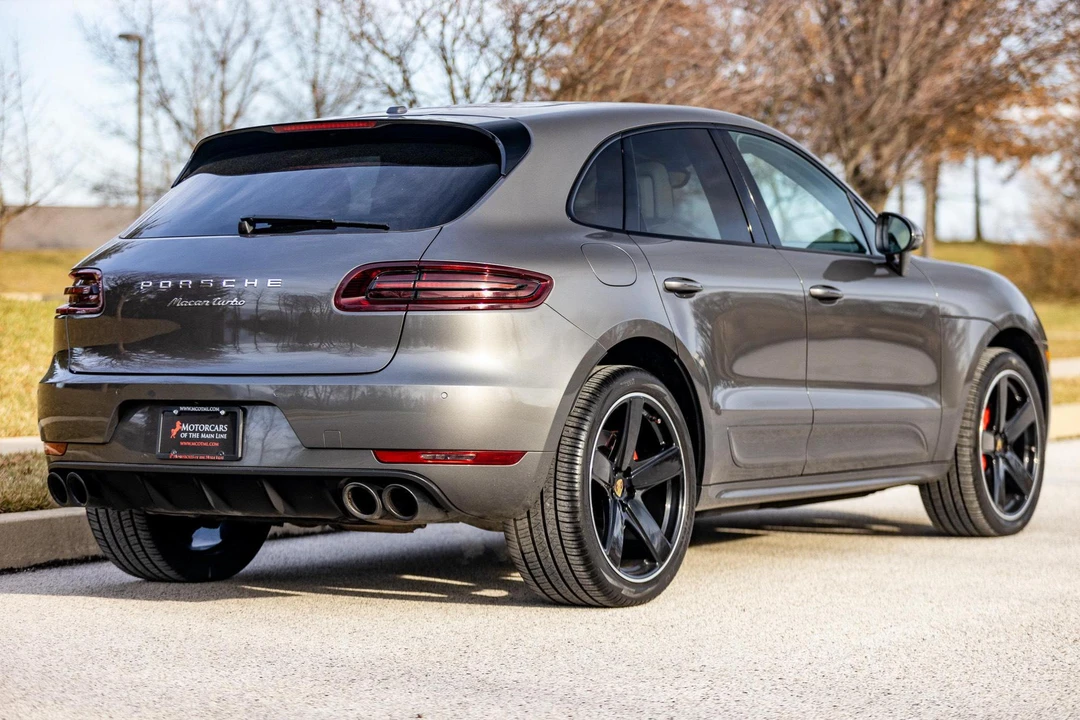 2016 Porsche Macan Turbo - Image 4 of 31