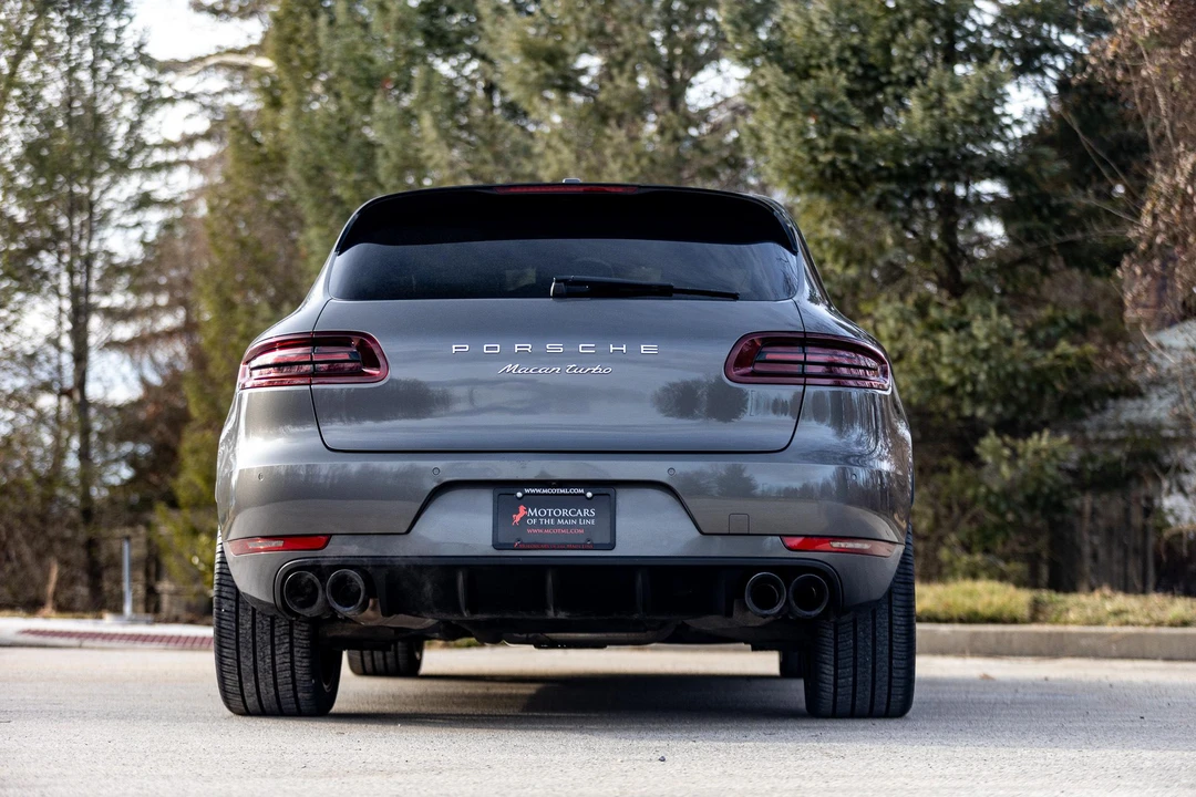 2016 Porsche Macan Turbo - Image 12 of 31