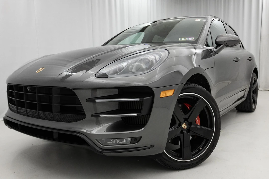 2016 Porsche Macan Turbo - Image 17 of 31