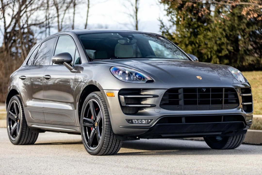 2016 Porsche Macan Turbo - Image 13 of 31