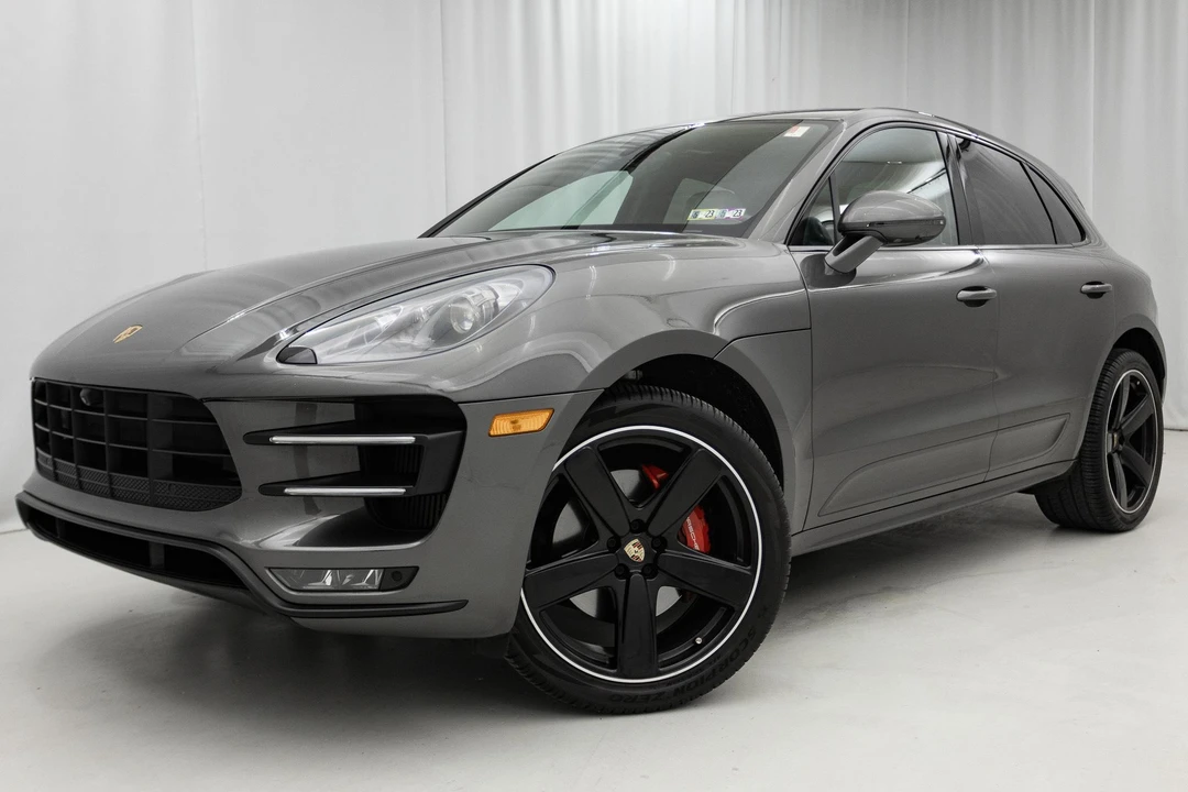 2016 Porsche Macan Turbo - Image 18 of 31