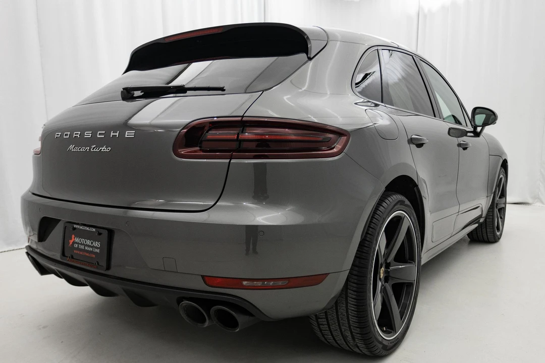 2016 Porsche Macan Turbo - Image 23 of 31