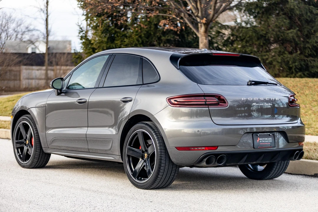 2016 Porsche Macan Turbo - Image 10 of 31