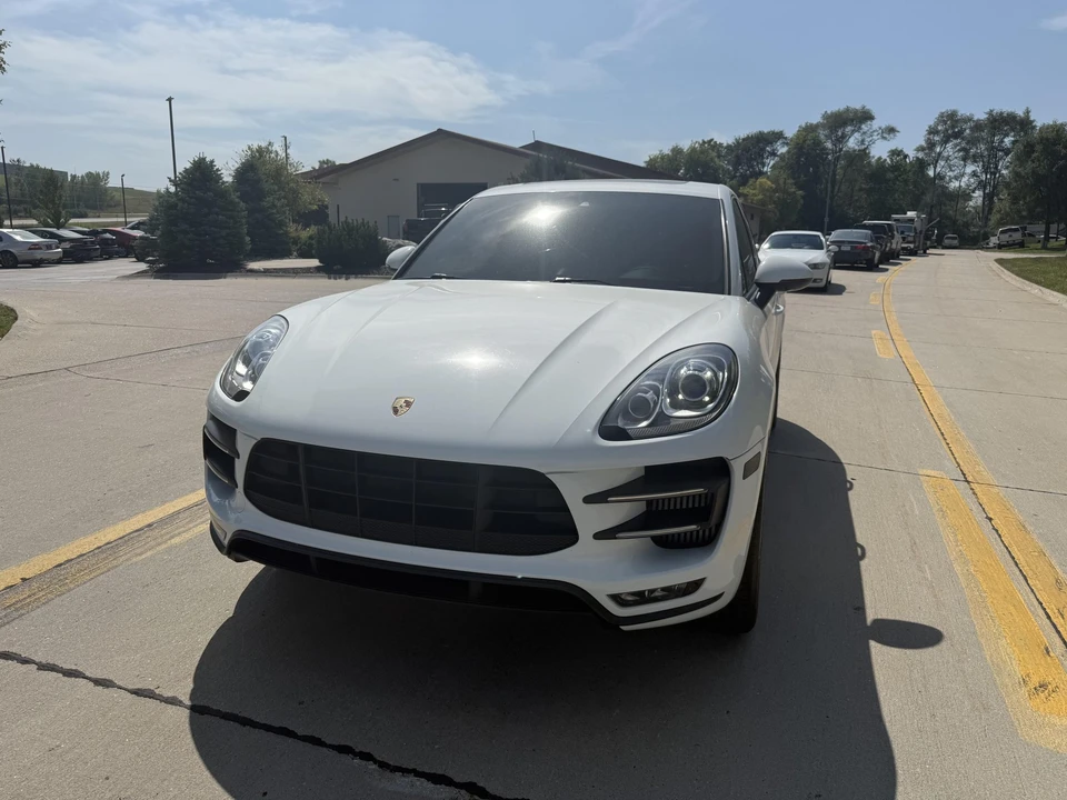 2016 Porsche Macan Turbo - Image 5 of 31