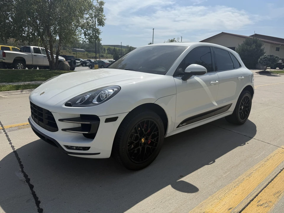 2016 Porsche Macan Turbo - Image 3 of 31