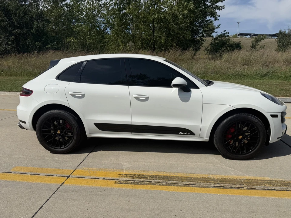 2016 Porsche Macan Turbo - Image 21 of 31