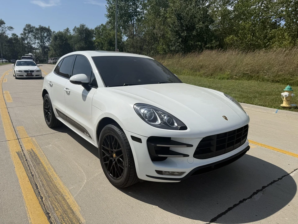 2016 Porsche Macan Turbo - Image 15 of 31