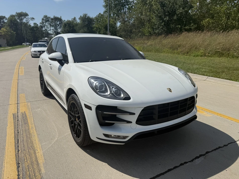 2016 Porsche Macan Turbo - Image 14 of 31