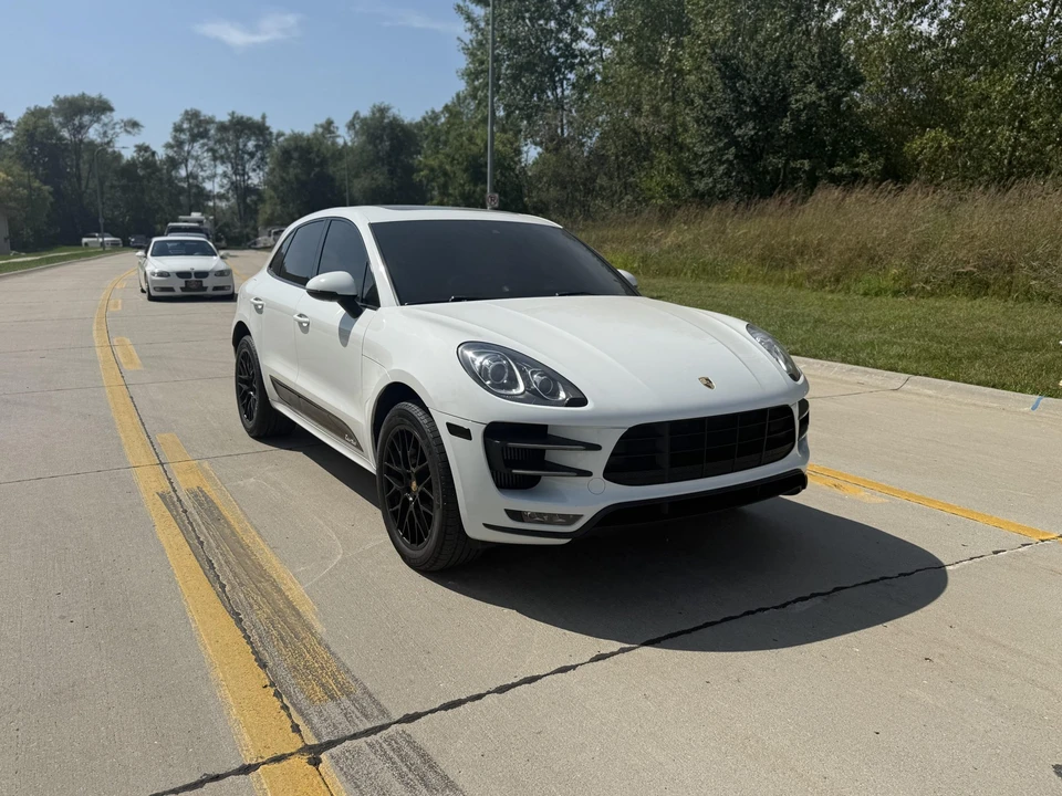 2016 Porsche Macan Turbo - Image 11 of 31