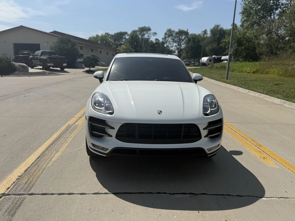 2016 Porsche Macan Turbo - Image 8 of 31