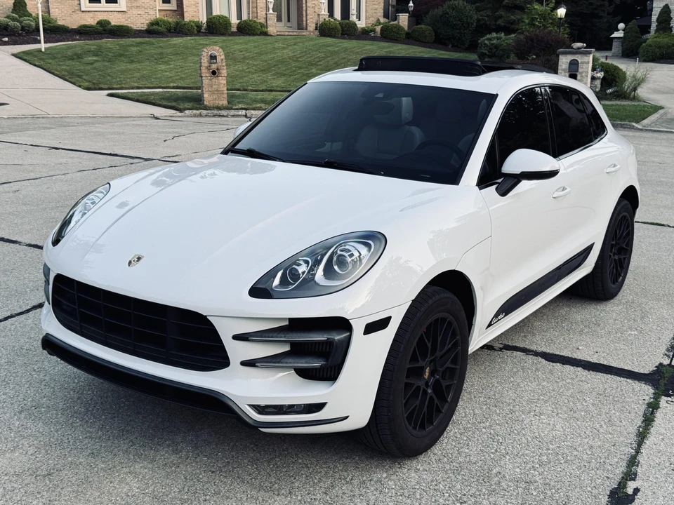 2016 Porsche Macan Turbo - Image 31 of 31