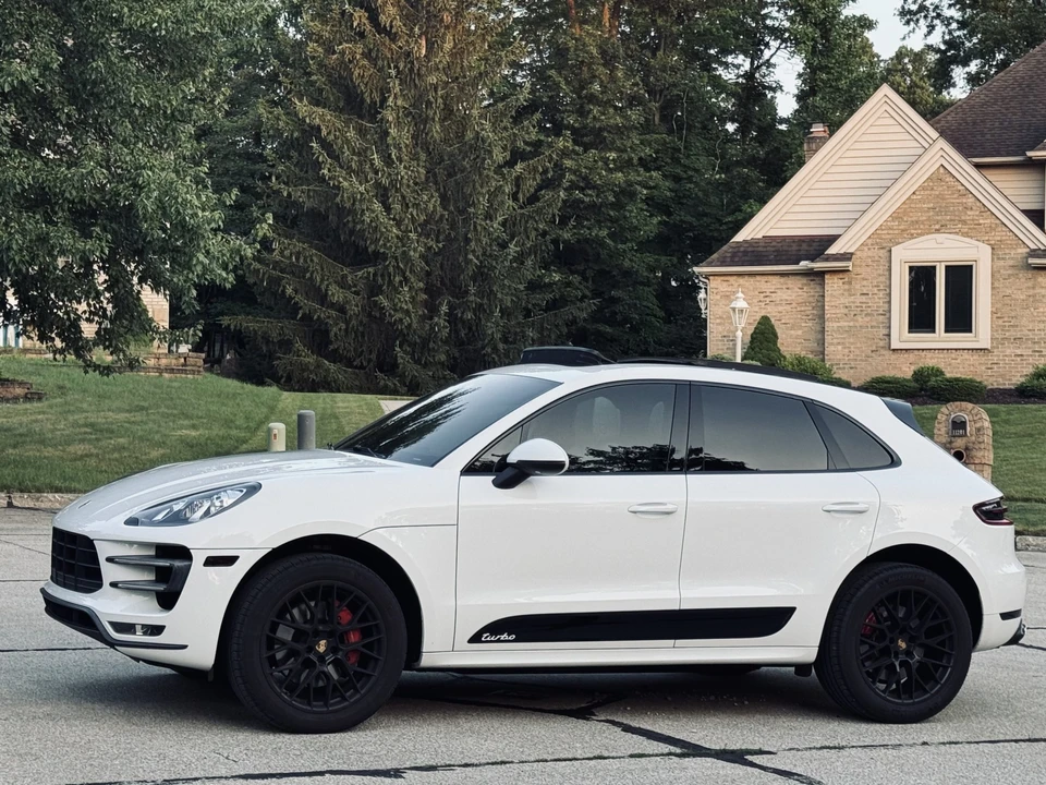 2016 Porsche Macan Turbo - Image 7 of 31