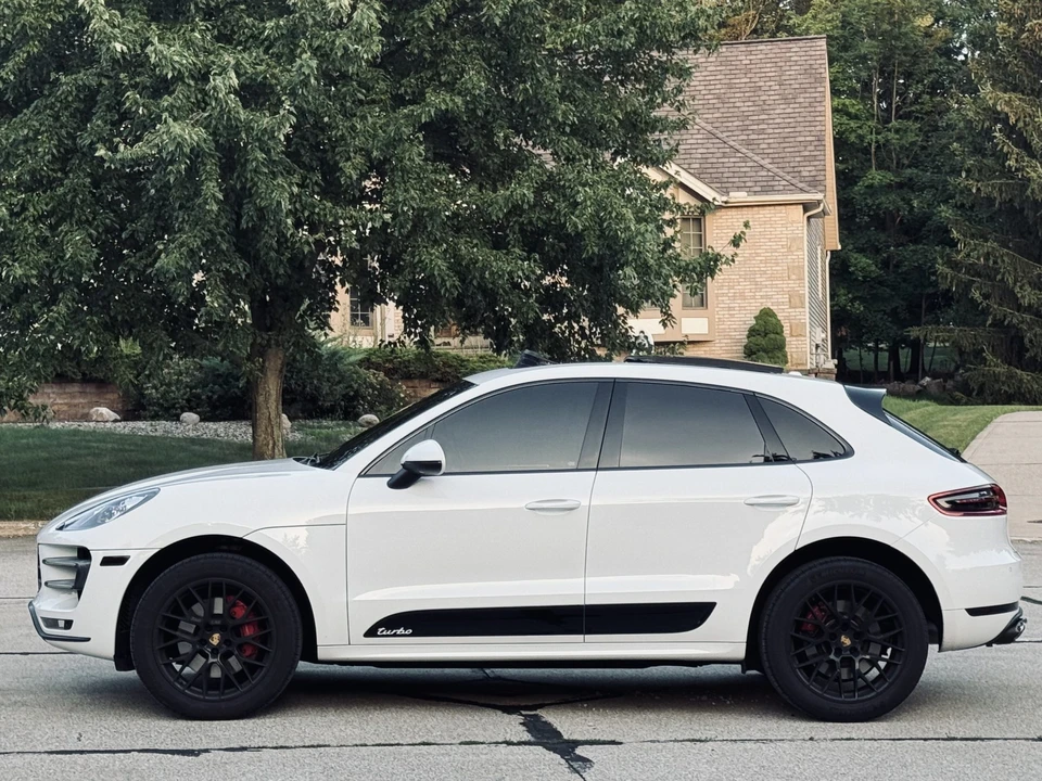 2016 Porsche Macan Turbo - Image 11 of 31