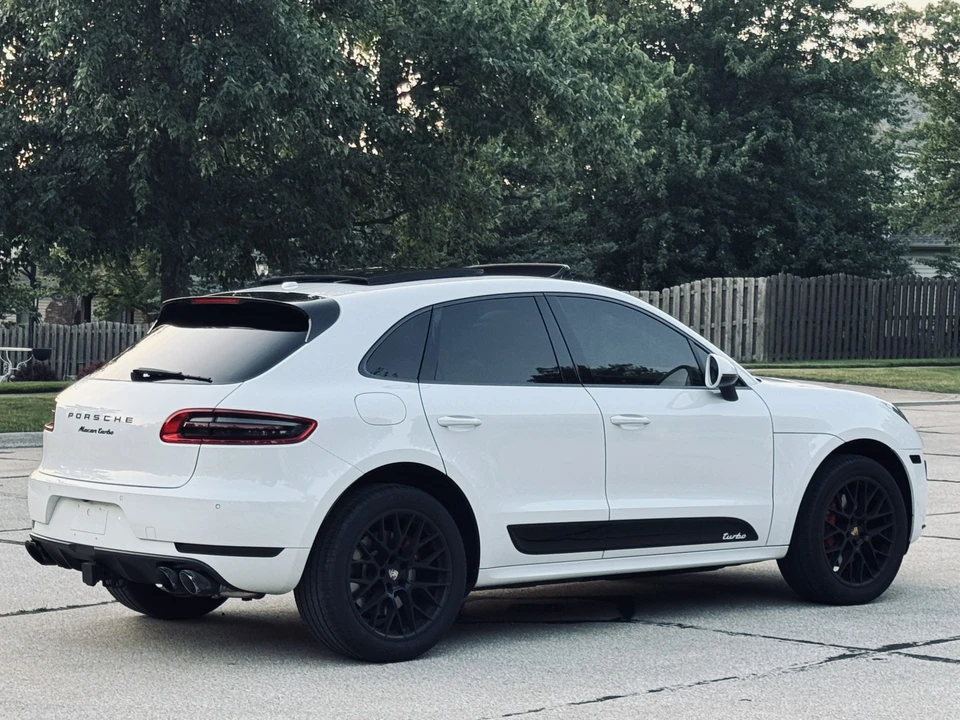 2016 Porsche Macan Turbo - Image 23 of 31