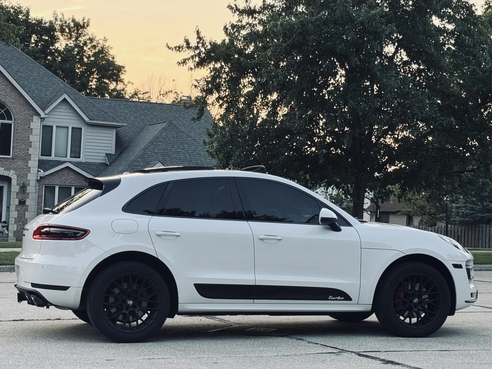 2016 Porsche Macan Turbo - Image 21 of 31