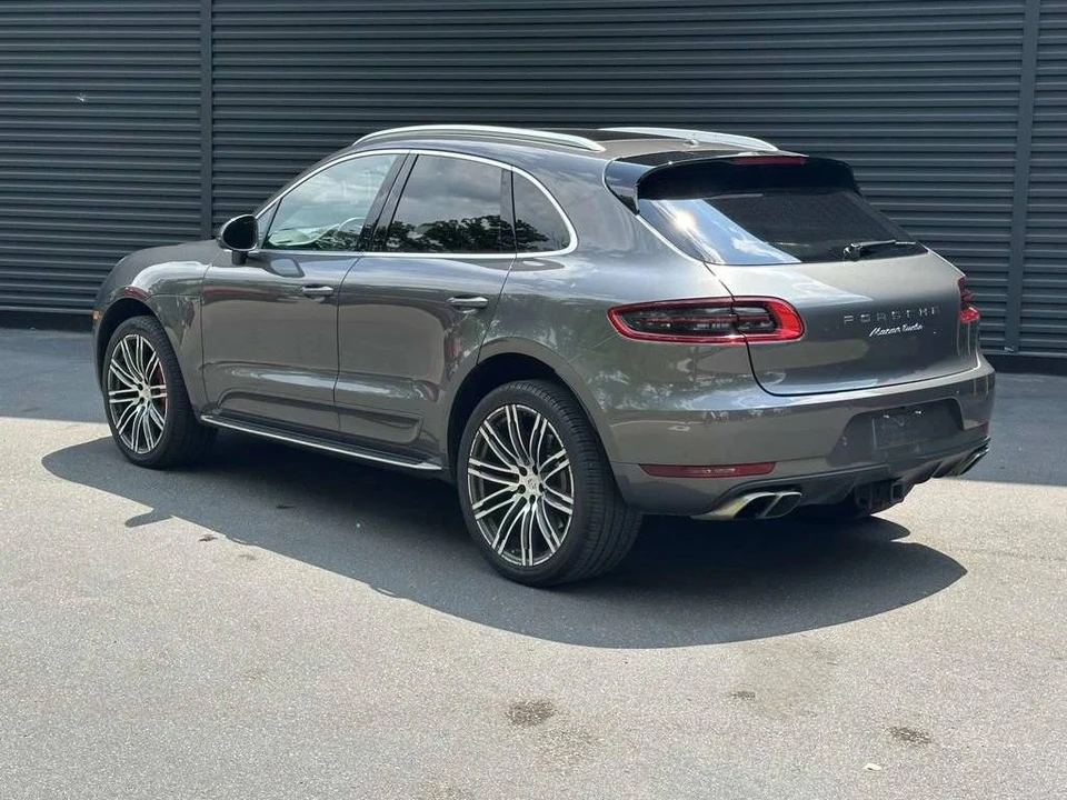 2016 Porsche Macan Turbo - Image 3 of 5