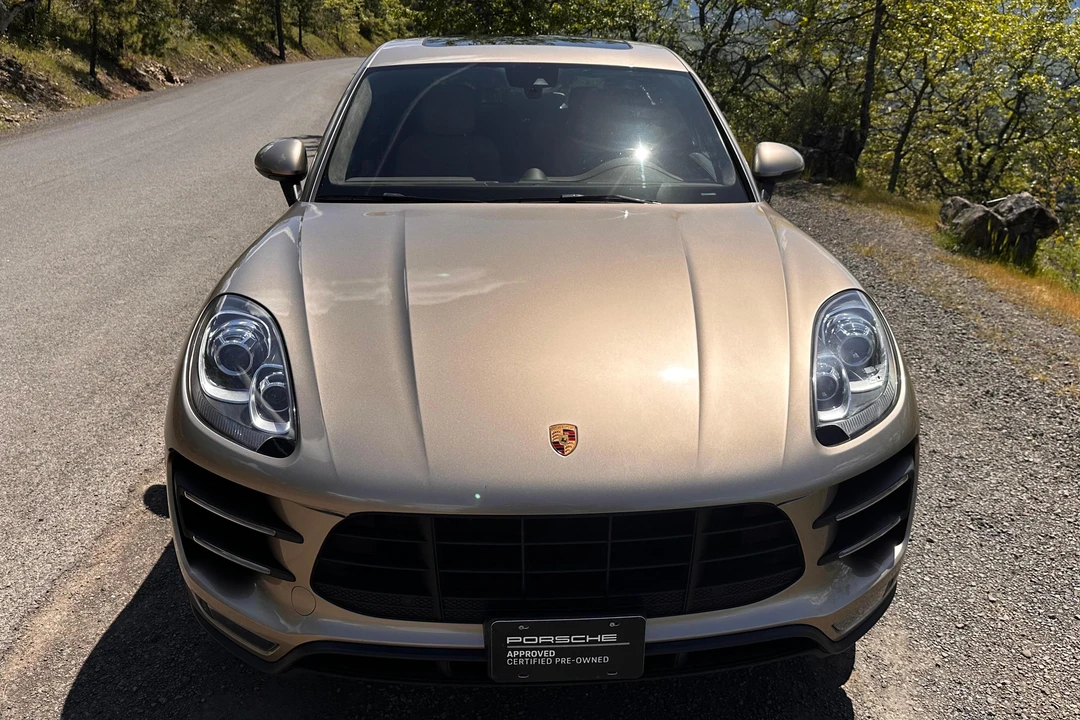 2016 Porsche Macan Turbo - Image 2 of 31