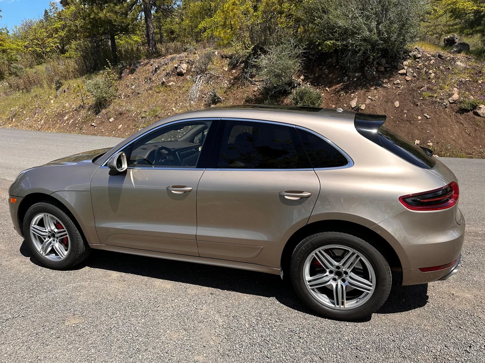 2016 Porsche Macan Turbo - Image 14 of 31