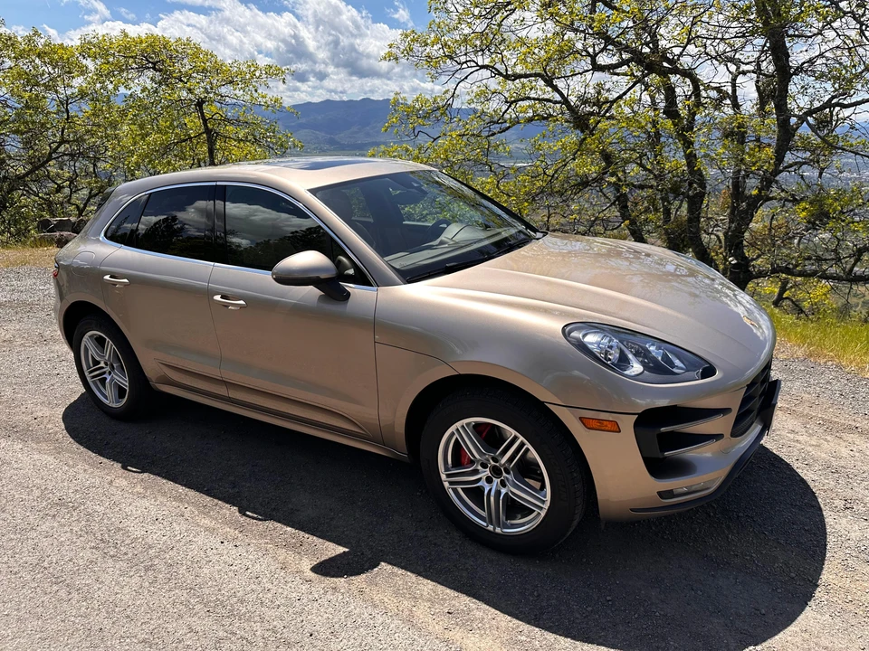 2016 Porsche Macan Turbo - Image 27 of 31