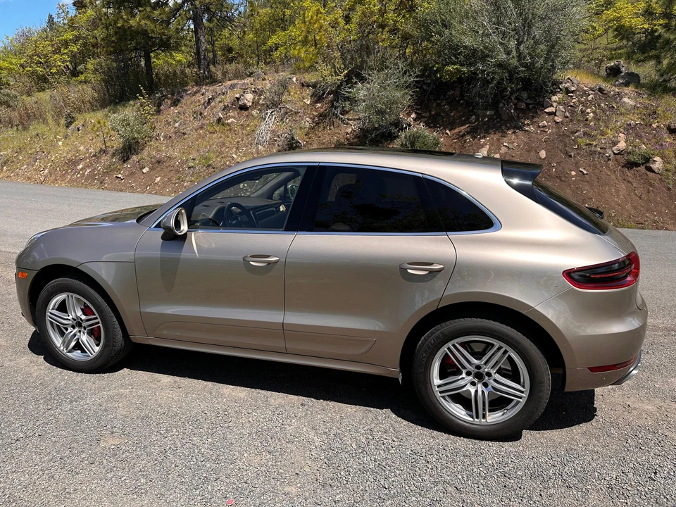 2016 Porsche Macan Turbo - Image 13 of 31