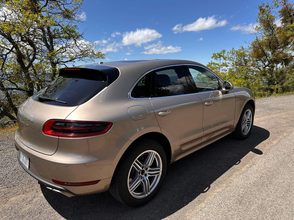 2016 Porsche Macan Turbo - Image 23 of 31