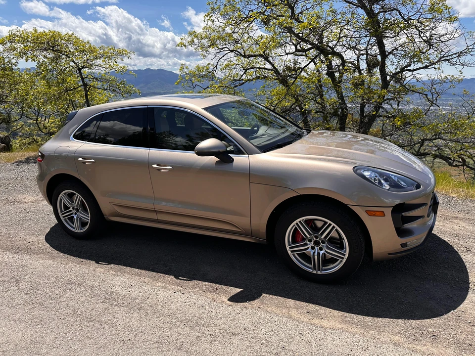 2016 Porsche Macan Turbo - Image 26 of 31