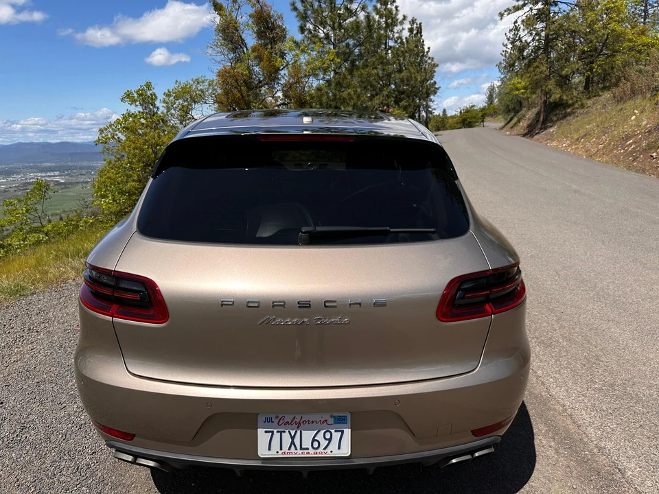 2016 Porsche Macan Turbo - Image 19 of 31