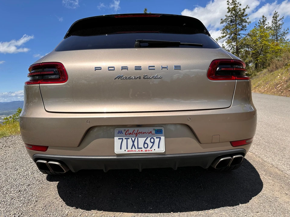 2016 Porsche Macan Turbo - Image 18 of 31