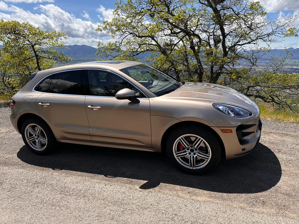 2016 Porsche Macan Turbo - Image 25 of 31