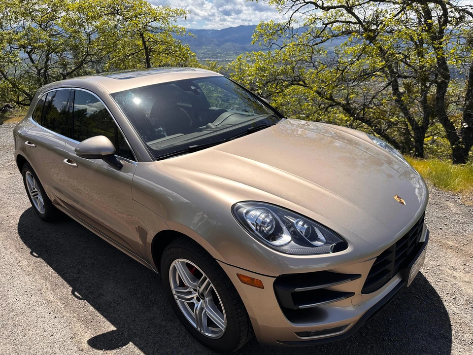 2016 Porsche Macan Turbo - Image 28 of 31