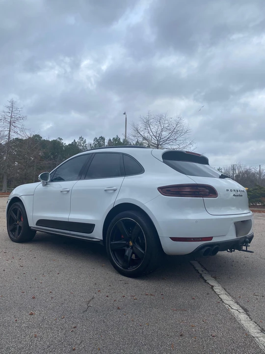 2016 Porsche Macan Turbo - Image 12 of 31