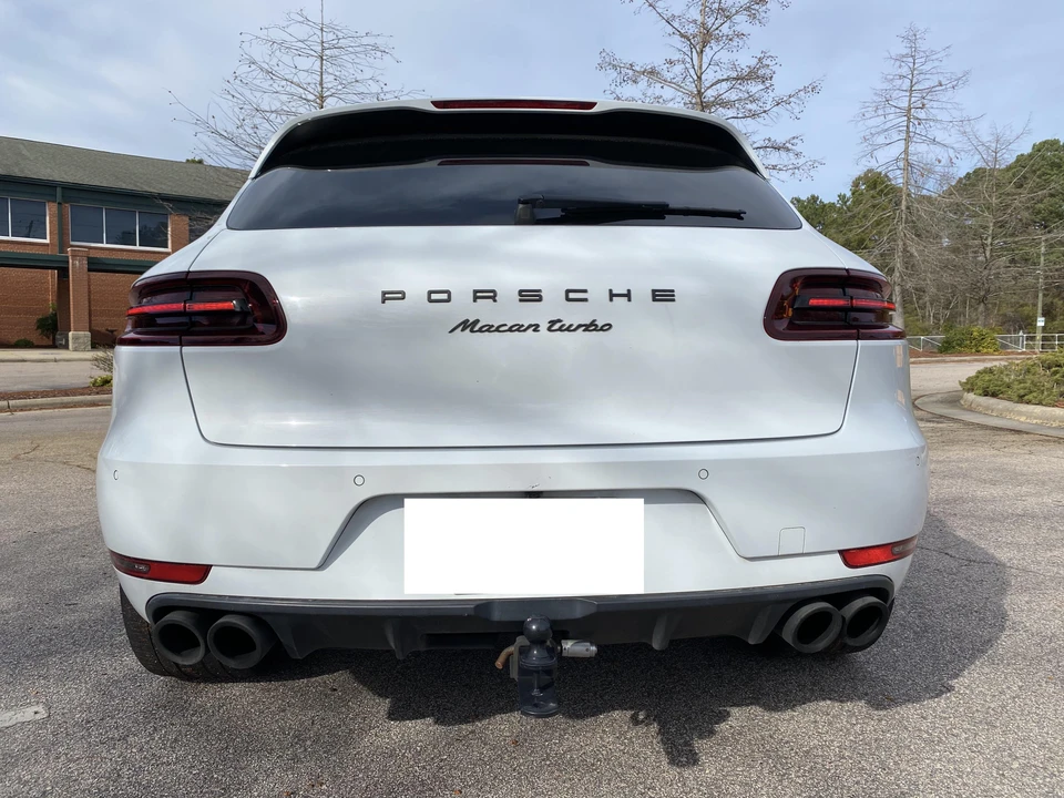 2016 Porsche Macan Turbo - Image 14 of 31