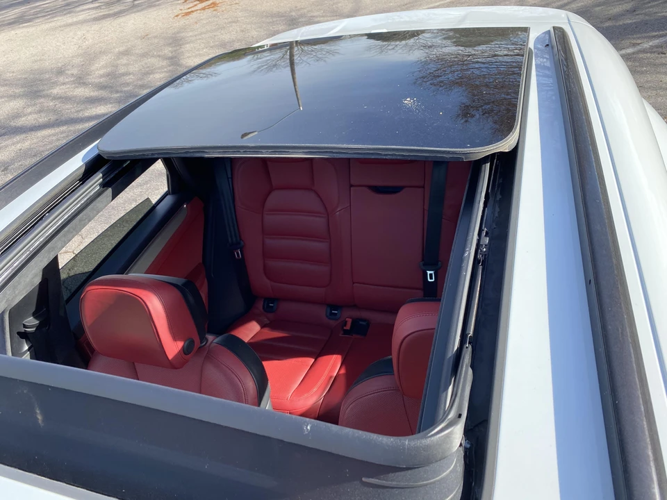 2016 Porsche Macan Turbo - Image 27 of 31