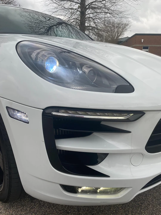 2016 Porsche Macan Turbo - Image 19 of 31