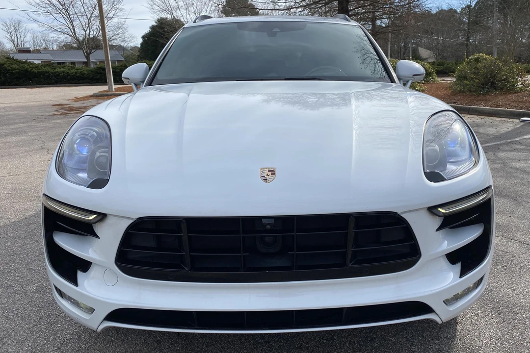 2016 Porsche Macan Turbo - Image 2 of 31