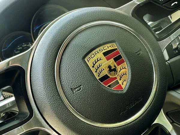 2016 Porsche Macan Turbo - Image 14 of 21