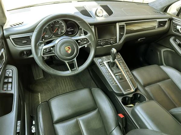 2016 Porsche Macan Turbo - Image 12 of 21