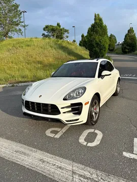 2016 Porsche Macan Turbo w/Performance Pkg