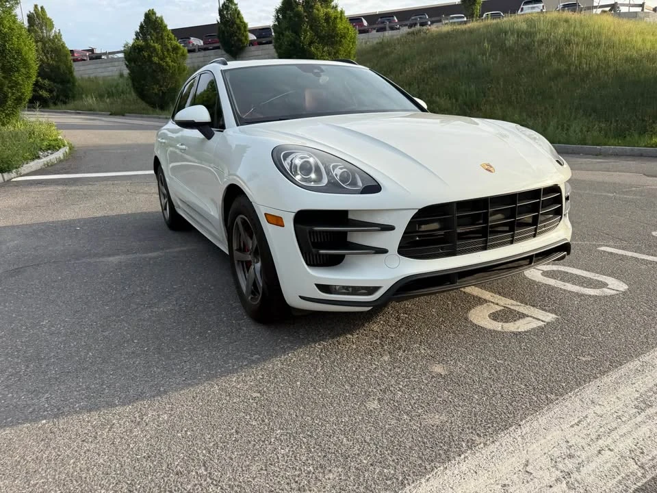 2016 Porsche Macan Turbo - Image 2 of 20