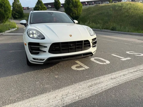 2016 Porsche Macan Turbo - Image 3 of 20