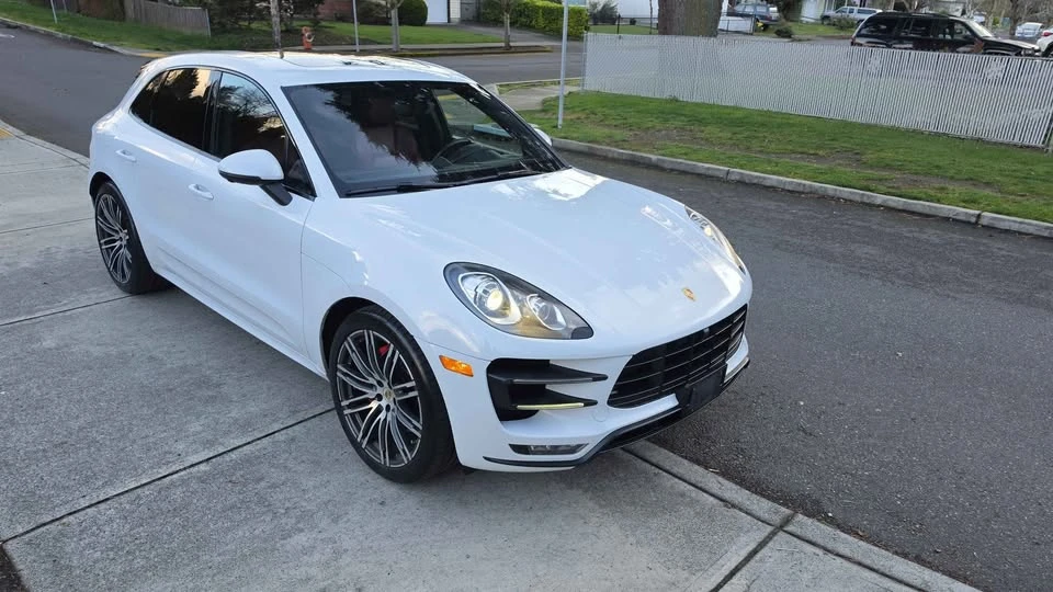 2016 Porsche Macan Turbo - Image 3 of 15