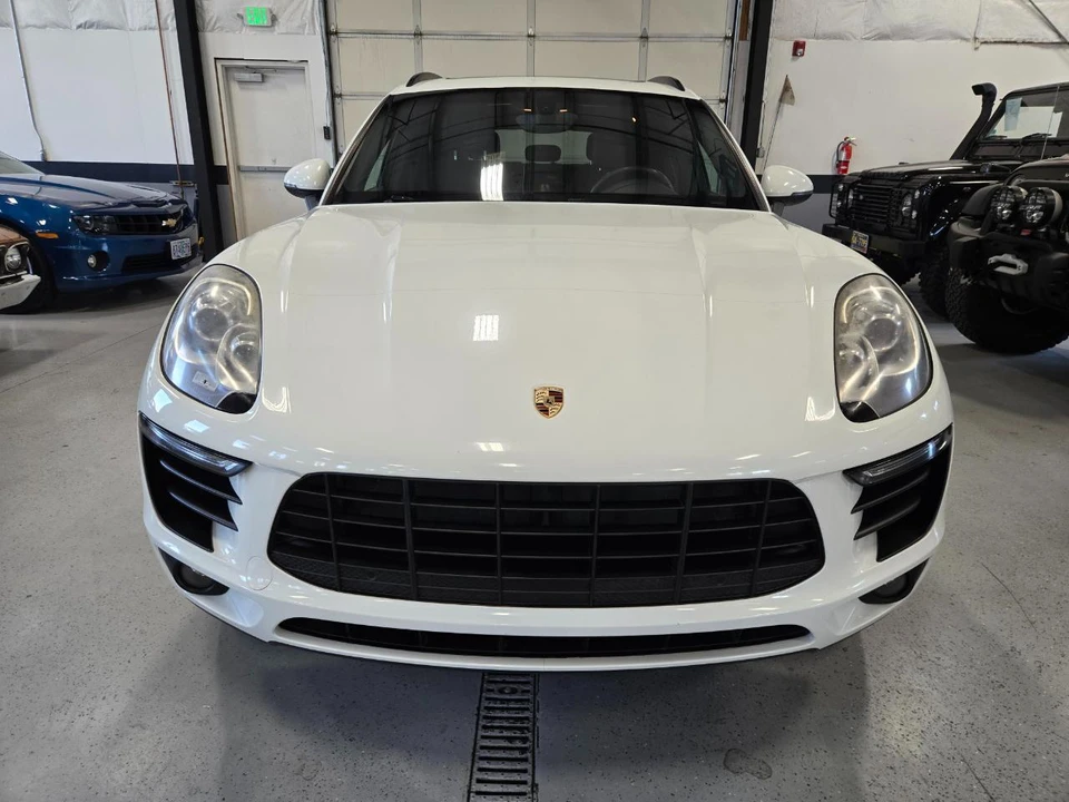 2016 Porsche Macan - Image 2 of 17