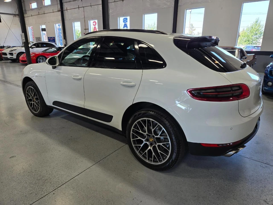 2016 Porsche Macan - Image 6 of 17