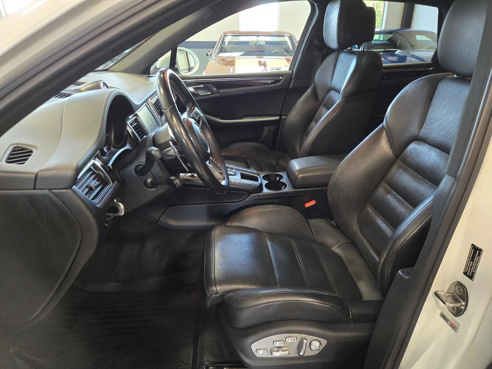2016 Porsche Macan - Image 8 of 17