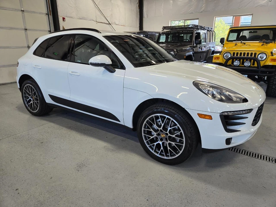 2016 Porsche Macan - Image 3 of 17